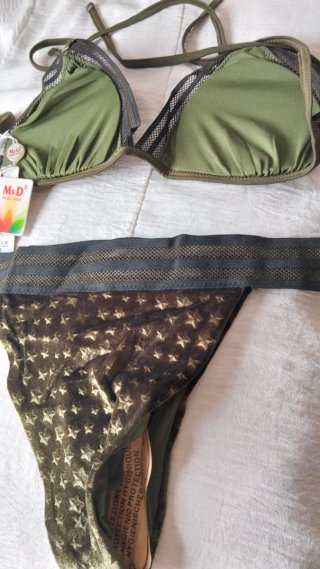 Costumi  da bagno Nuovi con cartellino Offerta