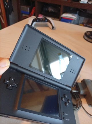 Nintendo DS Lite Negra + Cargador