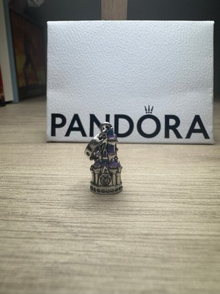 Charm Pandora Disney Parks Magic Kingdom Plata