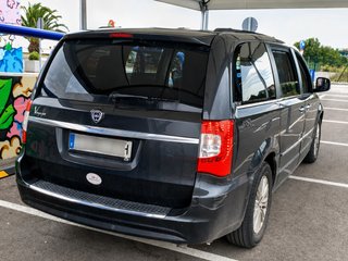 Lancia Voyager 2013