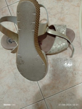 Sandalias Isabella Mujer Beige y Dorado