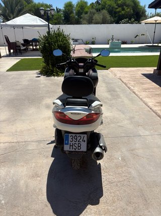 Suzuki Burgman 125cc Scooter Ejecutive