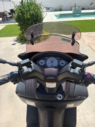 Suzuki Burgman 125cc Scooter Ejecutive