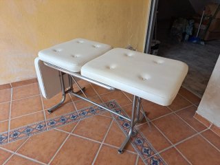 Camilla de estética beige