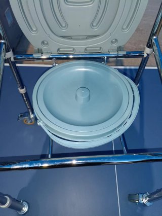 Silla WC con ruedas y apoyabrazos