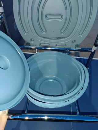 Silla WC con ruedas y apoyabrazos