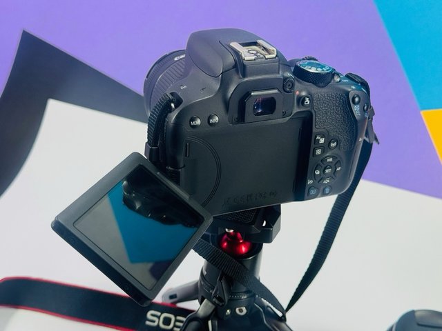 Canon EOS 800D + 2 Lentes + Trípode