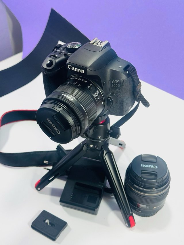 Canon EOS 800D + 2 Lentes + Trípode