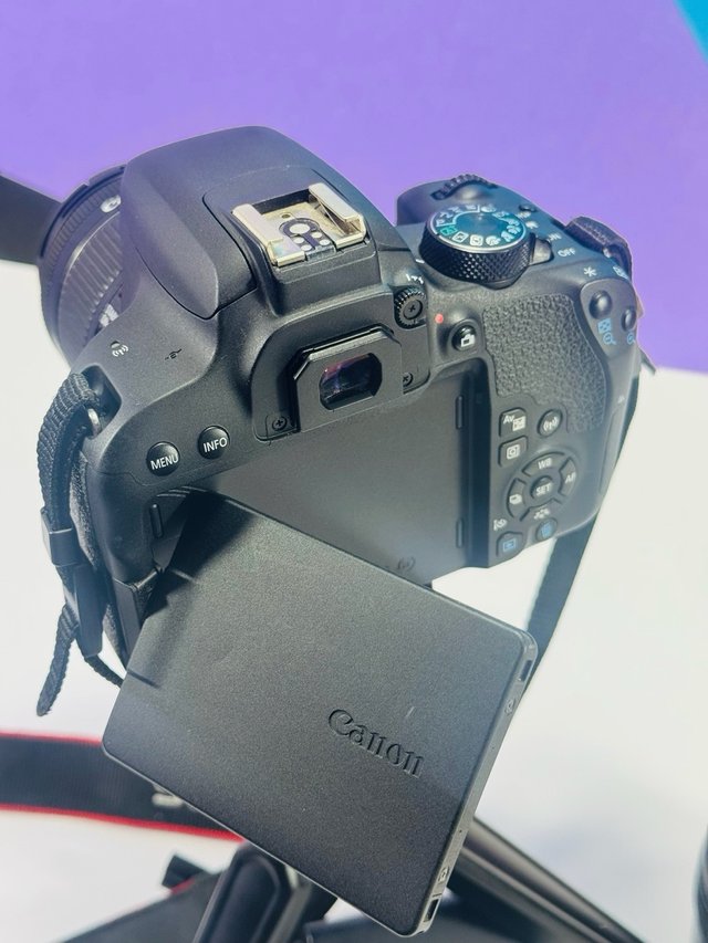 Canon EOS 800D + 2 Lentes + Trípode