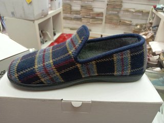 Zapatillas de estar por casa cuadros talla 43