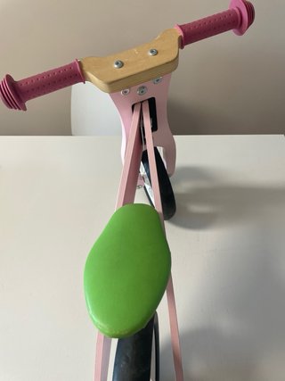 Bicicleta de madera para niña