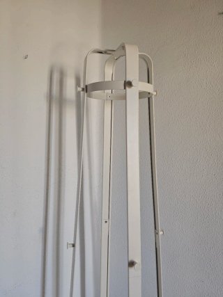 Perchero Metálico Blanco. Urge por mudanza