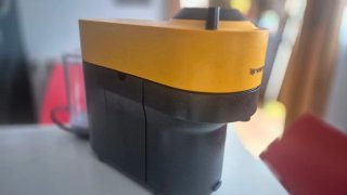 Cafetera Nespresso Vertuo Amarilla