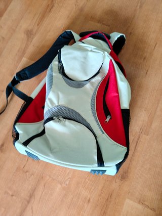Mochila con ruedas y neceser