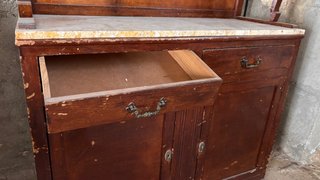 Aparador antiguo madera y mármol