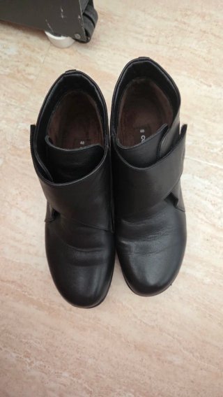 Botines y zapatos  negros mujer