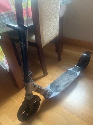 Patinete juvenil con suspensión