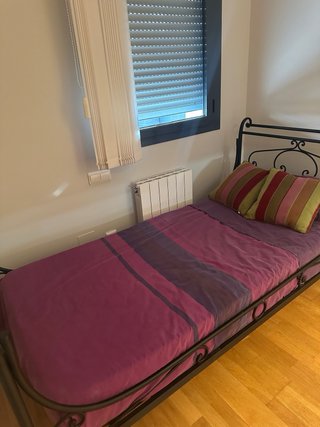 Cama de forja negra con detalles+colchon