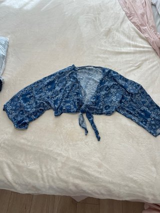 Blusa Crop Top Estampada Azul y Blanco