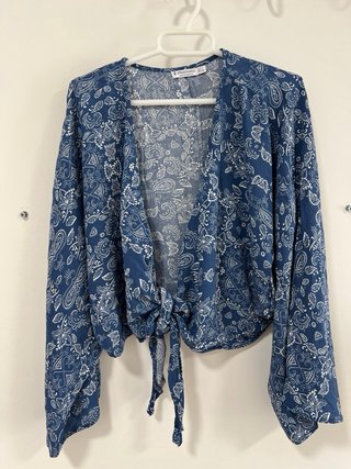 Blusa Crop Top Estampada Azul y Blanco