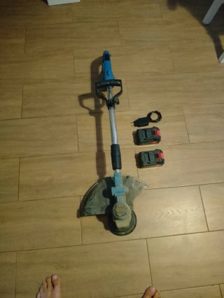 Desbrozadora eléctrica con baterías y cargador