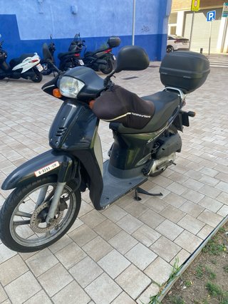 Honda 100 Scooter Negra