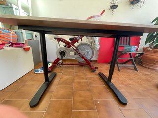 Mesa estudio IKEA BEKANT 120x80cm regulable