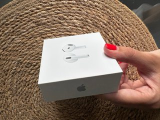 Apple AirPods 4ª Gen Blancos