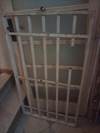 Reja 123*71  de hierro para ventanas