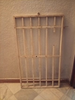 Reja 123*71  de hierro para ventanas