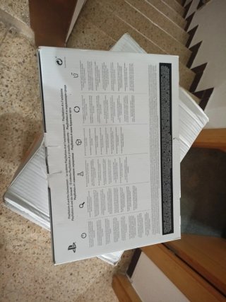 Caja PS4 Jet Black 500GB solo caja