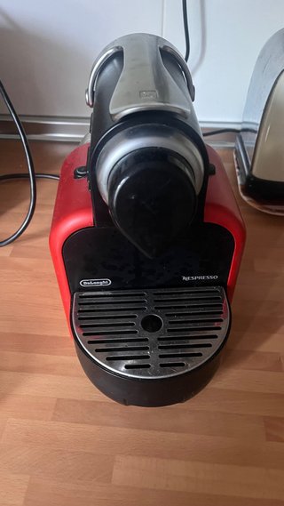 Cafetera automatica Nespresso Roja vintage