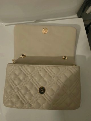 Bolso Love Moschino acolchado beige