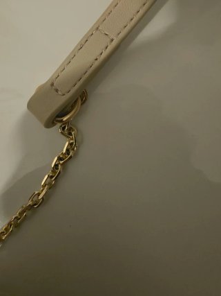Bolso Love Moschino acolchado beige