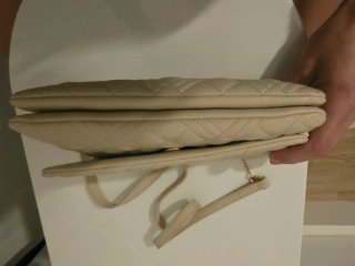 Bolso Love Moschino acolchado beige