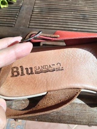 Sandalias de piel rojas tira trasera Camel.