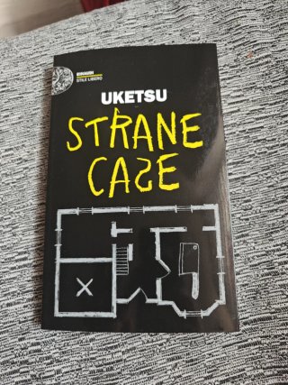 Strane Case Uketsu - Giallo Einaudi