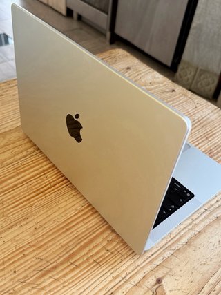 MacBook Pro 14 M5 32GB RAM 1TB SSD 17 ciclos