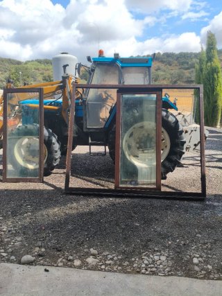 Lote de ventanas, balconeras y puertas