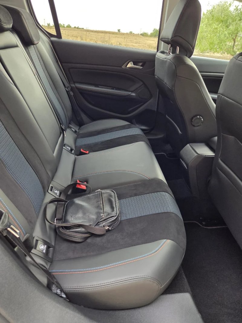 Peugeot 308 2020, foto 5
