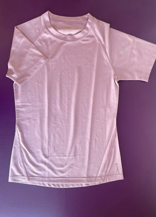 3 Camisetas Quechua + 1 Suéter Kalenji