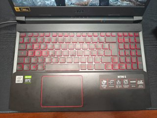 Acer Nitro 5 - i5-10300H / RTX 3050 / 16GB RAM