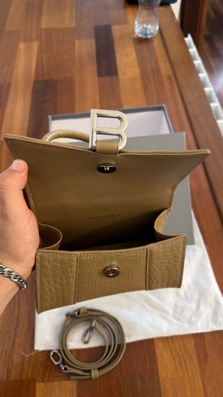 Balenciaga Hourglass BB efecto cocodrilo camel