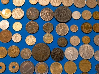 Ampia collezione di 260 monete Mondo tutte diverse