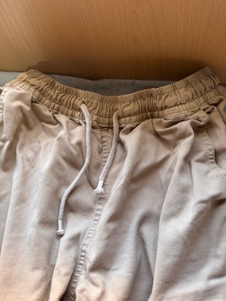 Pantalones cargo beige mujer