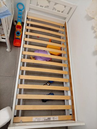 Cama infantil con colchón