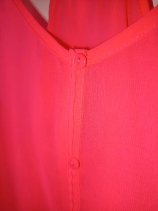 Top de tirantes flúor Bershka (precio negociable)
