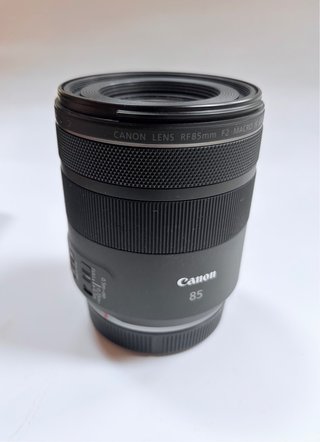 Objetivo Canon RF 85mm f2 Macro IS STM