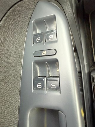 * Volkswagen Touran 2.0TDi*140CV*5 PLAZAS*