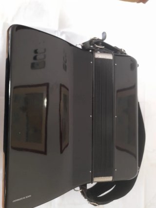 Fisarmonica Hohner Concerto III T 72 bassi